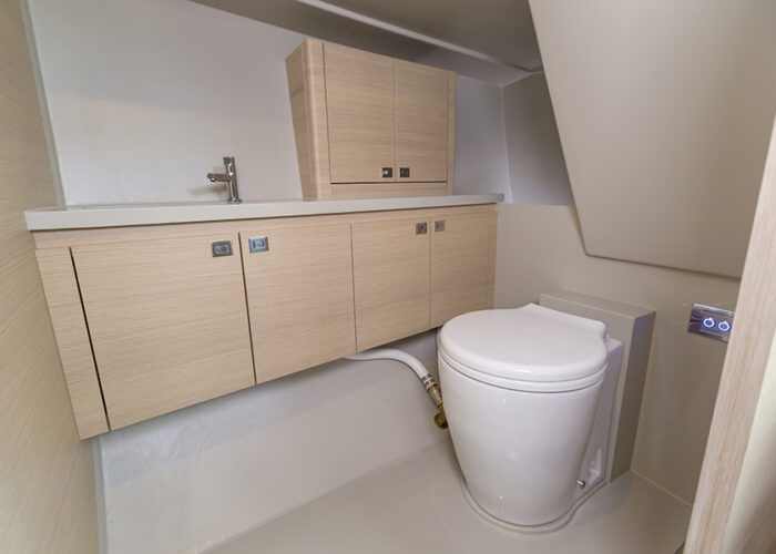 Segelyacht Saffier SE 37 Lounge WC-Raum Toilettenraum