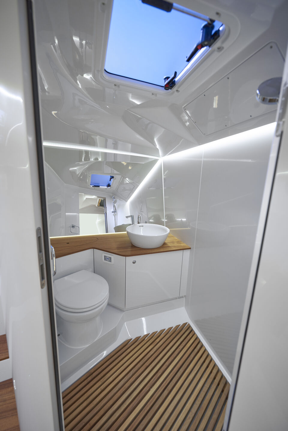 1212-Ghost-interior-2